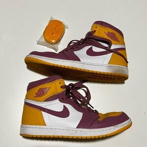 Nike Air Jordan 1 Retro High OG Brotherhood